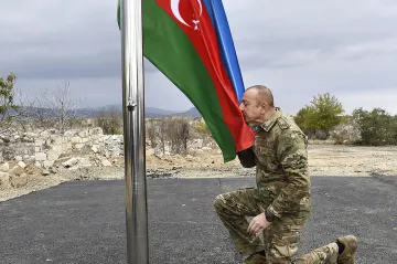 Ázerbájdžánská armáda převzala Kelbadžar. Do týdne by měla Arménie předat i poslední region