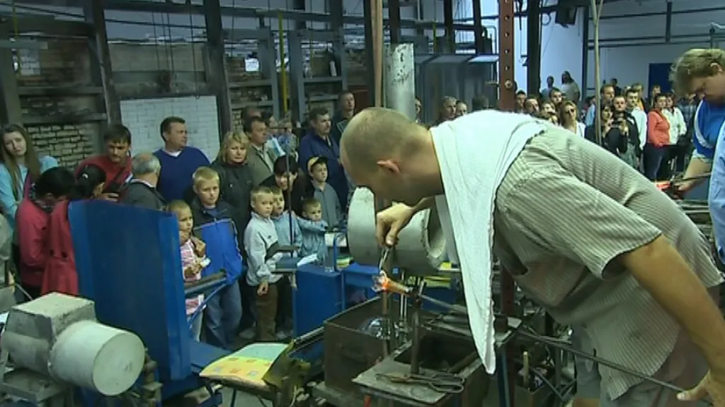 Do skláren zavítaly desítky lidí