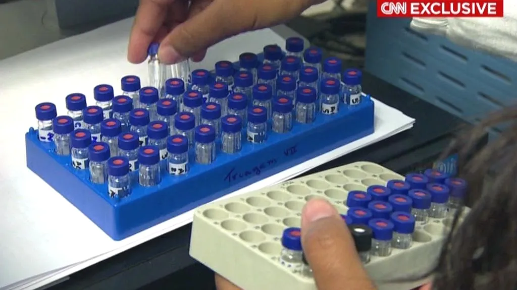 Štáb americké CNN nahlédl do laboratoře v Riu