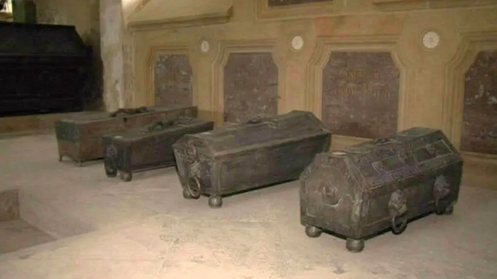 Lichtenštejnská hrobka ve Vranově