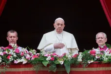 Nenechme válečný vítr vát stále silněji, vyzval papež při Urbi et orbi