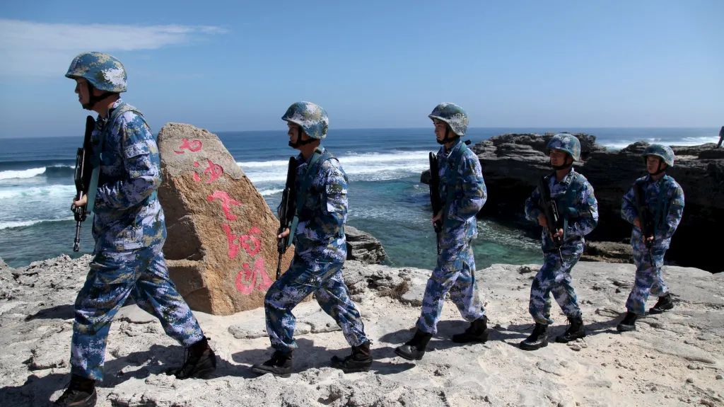 Čínští vojáci na Paracelských ostrovech