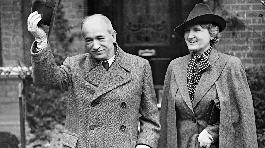 Edvard Beneš a jeho žena Hana Benešová v londýnském exilu, 1938