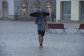 Po bouřkách ve středních Čechách bylo bez elektřiny téměř sedm tisíc domácností