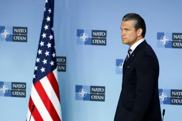 USA přezkoumají přítomnost svých vojsk v Evropě, oznámil Hegseth