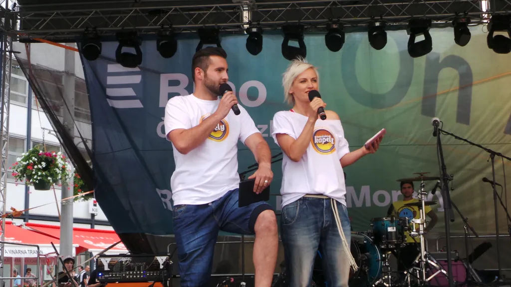 Moderátoři Lenny Trčková a Ondřej Blaho