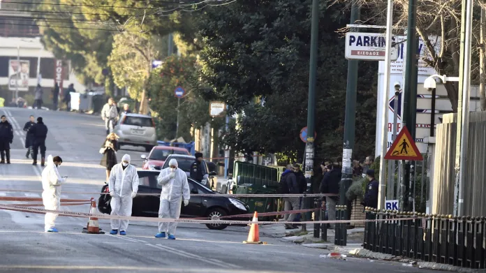 Vyšetřování střelby na rezidenci německého velvyslance v Aténách