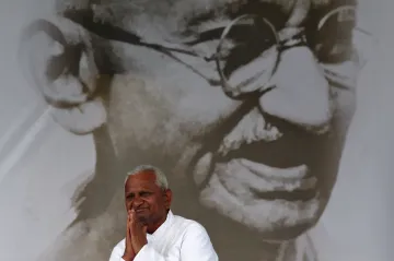 Od vraždy zarytého odpůrce násilí Gándhího uplynulo 70 let. Hlásal, že „pravda a láska vždy zvítězí“