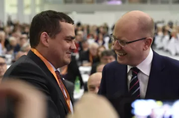 V čele ČSSD Sobotku a Chovance nově doplní Birke a Dolínek