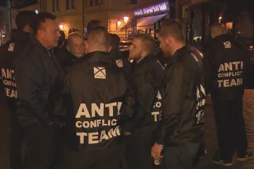 Vyžene protikuřácký zákon opilce do ulic? Má tomu zabránit antikonfliktní tým