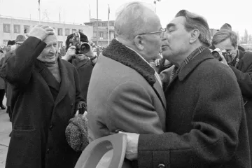 Vědci se vydali na cestu do prehistorie líbání. Má zřejmě evoluční původ