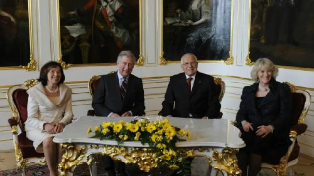 Charles a Klaus s manželkami