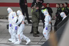 Ranění po útoku v Hamburku jsou stabilizovaní, útočnici soud nařídil léčbu