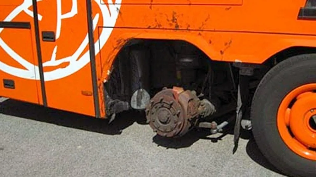 Nebezpečný český autobus