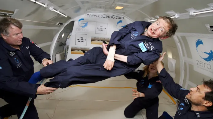 Stephen Hawking ve stavu beztíže