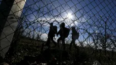 Migranti na maďarské hranici