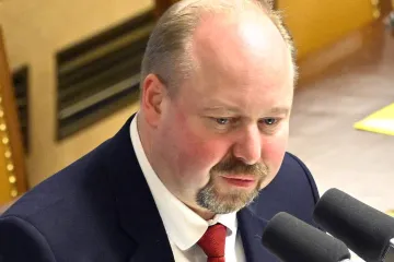 Slučováním soudů stát ušetří až stovky milionů, plánuje Tejc