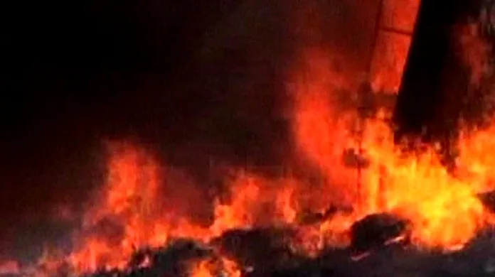 Požár v indické továrně na pyrotechniku
