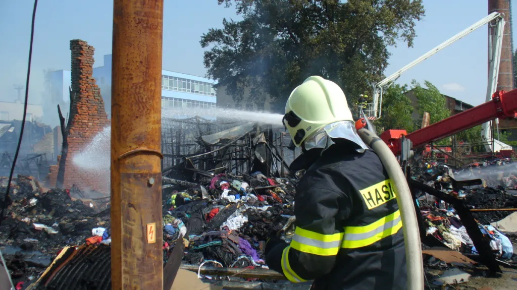 Požár skladu v Olomouci