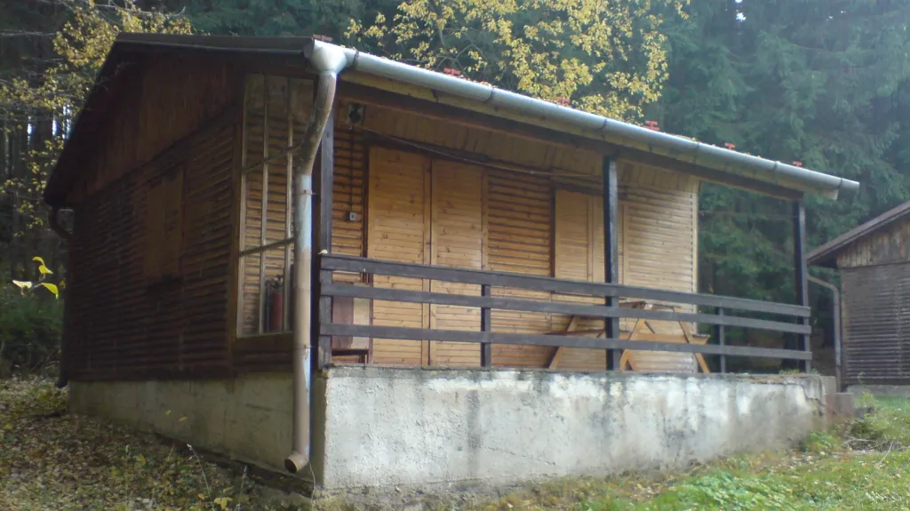 Chata, ze které Lhota u Olešnice udělá obecní úřad