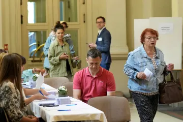 Lotyši si zvolí nové složení parlamentu