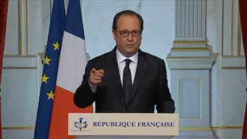 Hollande: Francie bude vždy silnější než fanatici, co na ni útočí