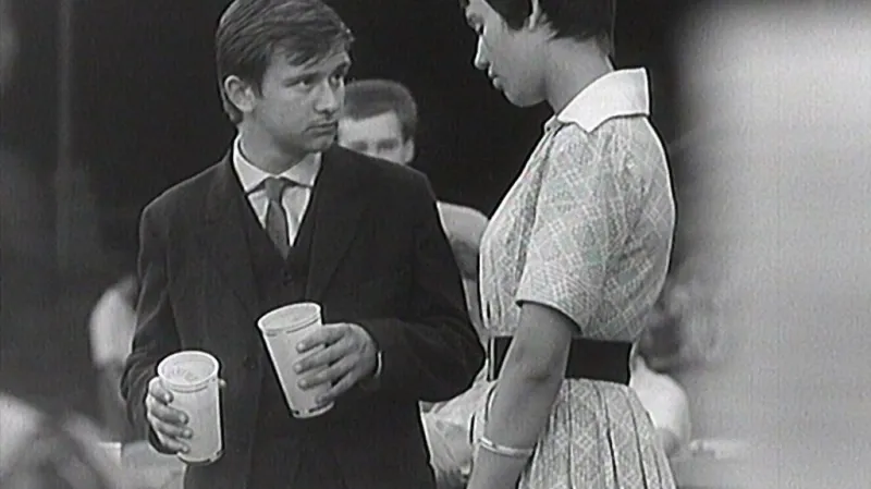 Ladislav Jakim a Pavla Martínková-Novotná ve filmu Černý Petr