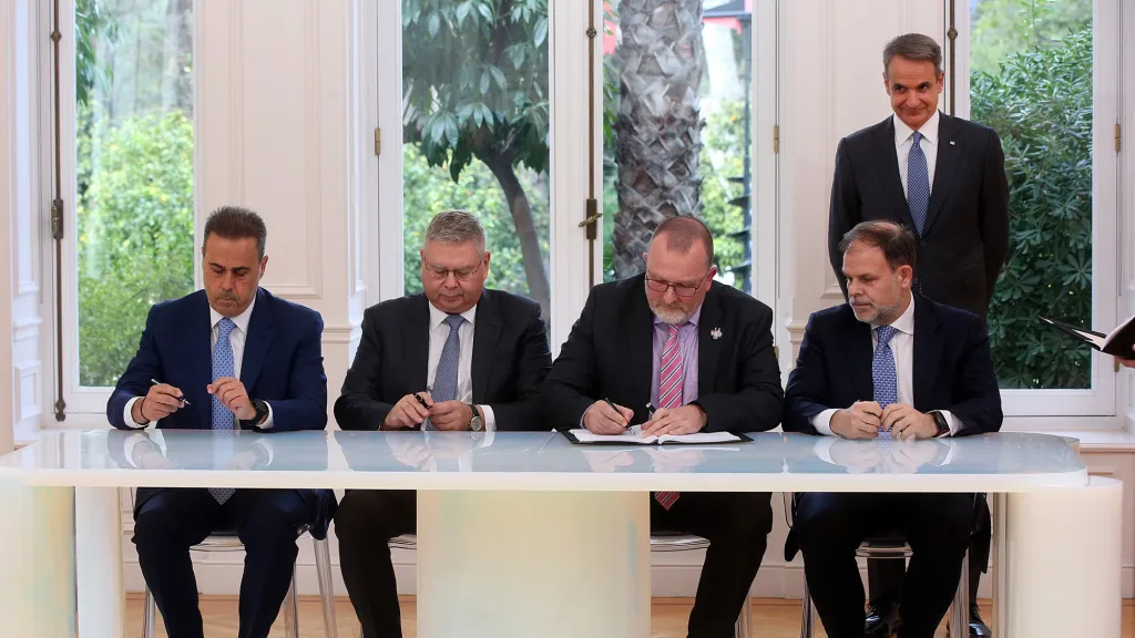 Podpis energetické dohody mezi Řeckem a společností Chevron v únoru 2026