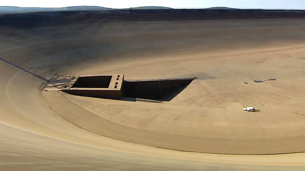 Vypuštěná přehrada Dlouhé Stráně