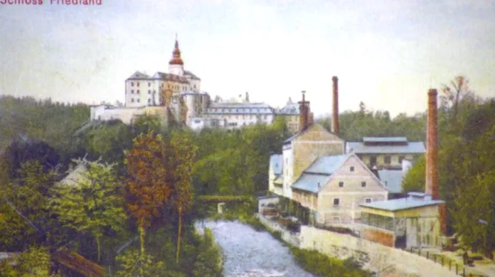 Stará pohlednice Frýdlantu – zámek a pivovar