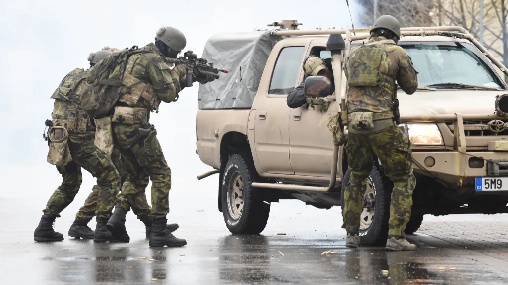 Zásah elitních vojáků proti teroristům