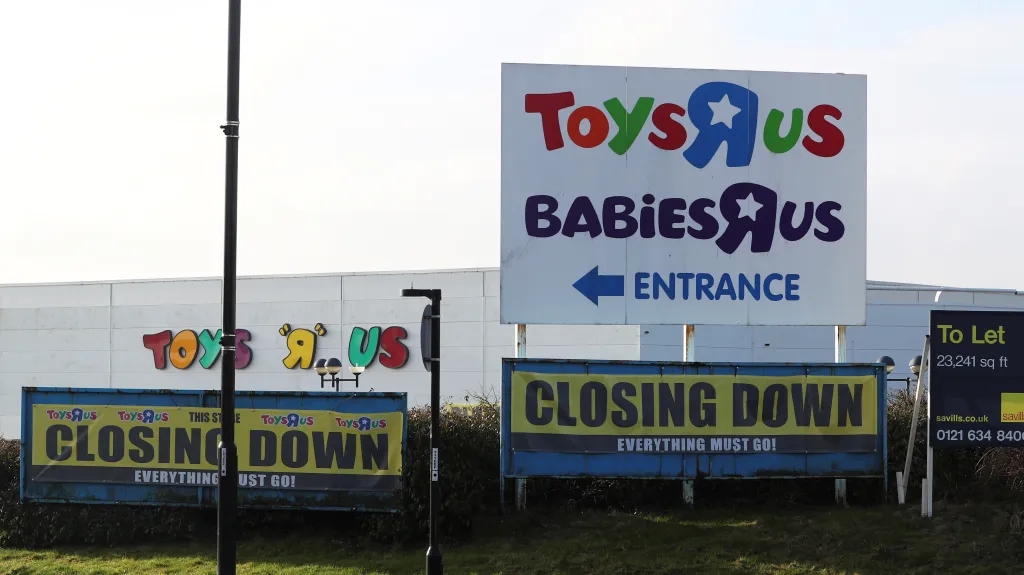 Zavíráme. Americký řetězec Toys R Us končí nejen v Británii