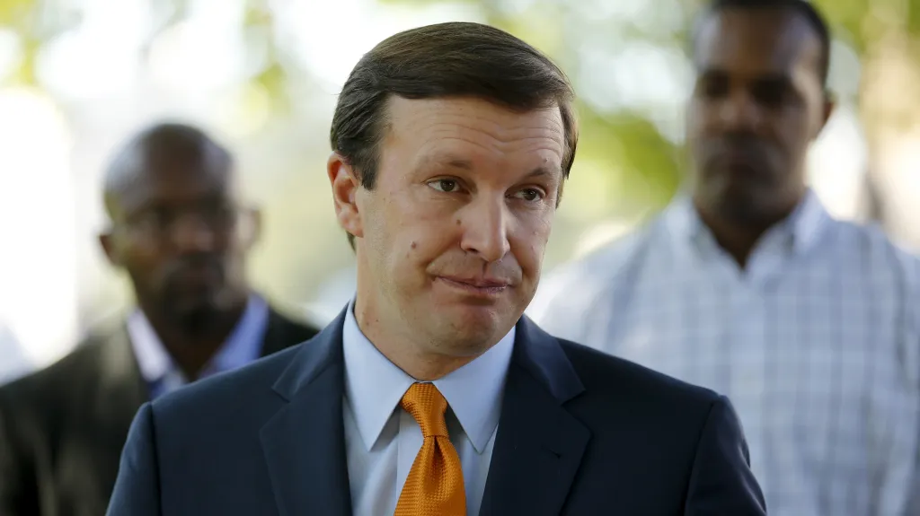 Senátor Chris Murphy chce vydržet u pultu, dokud Kongres nenajde shodu