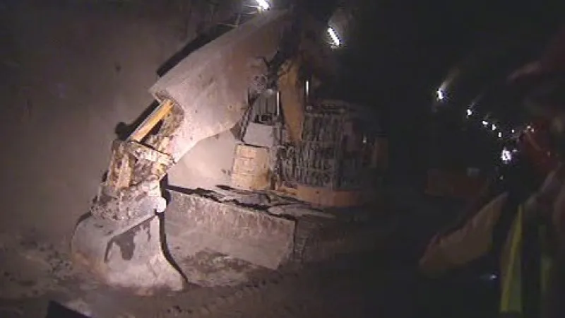 Zástupci Metrostavu ukázali novinářům místo posledního propadu tunelu Blanka.