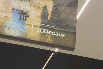 Česko čelí mezinárodním arbitrážím za asi 64 miliard korun. Nejnovější řízení proti státu vede JCDecaux