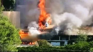 Požár domu s výbušninami v Escondidu