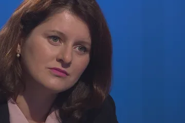 Zvýšit důchodový věk? Lidé stejně nastoupí do předčasného a nízký důchod dorovnají dávkami, varuje Maláčová