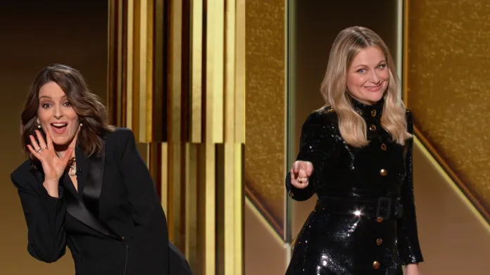 Tina Feyová a Amy Poehlerová při moderování Zlatých glóbů za rok 2020