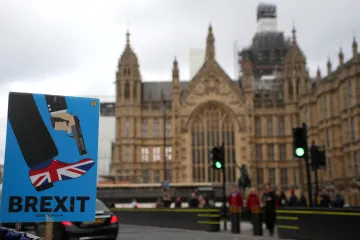 Odchod z EU bez dohody nepřichází v úvahu. Britští poslanci vyloučili tvrdý brexit