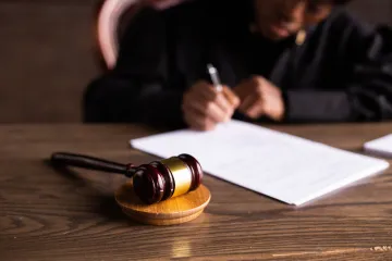 Zubařka, která usmrtila léčitele, nedokázala ovládat své činy, konstatoval u soudu psychiatr