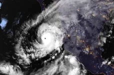 Hurikán Willa dosáhl nejvyšší kategorie, na pobřeží Mexika udeří v úterý večer