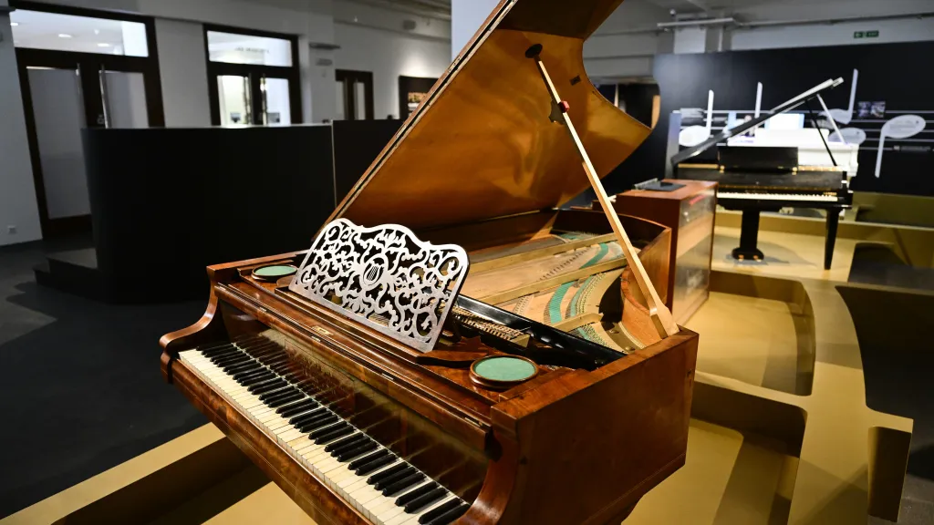 Výstava představí piana jako technické dílo