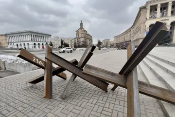 Ruské tanky zastavují čeští ježci. Ukrajinci účinně improvizují s obranou, která měla chránit Sudety
