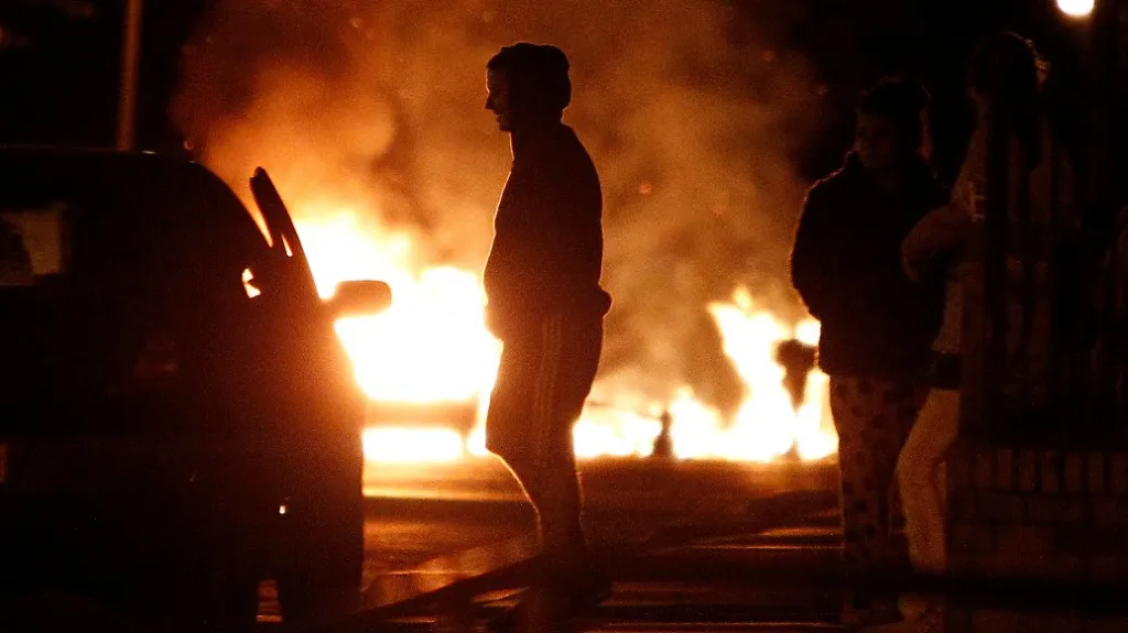 Nepokoje v britských ulicích