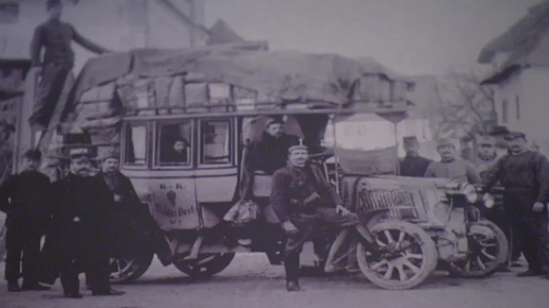 Archivní snímek poštovního auta