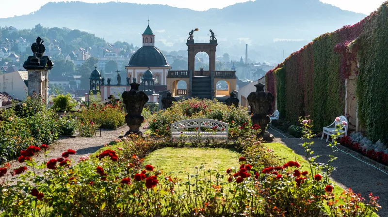 Cenu veřejnosti dostala při udílení cen Patrimonium pro futuro obnova glorietu v Růžové zahradě zámku v Děčíně