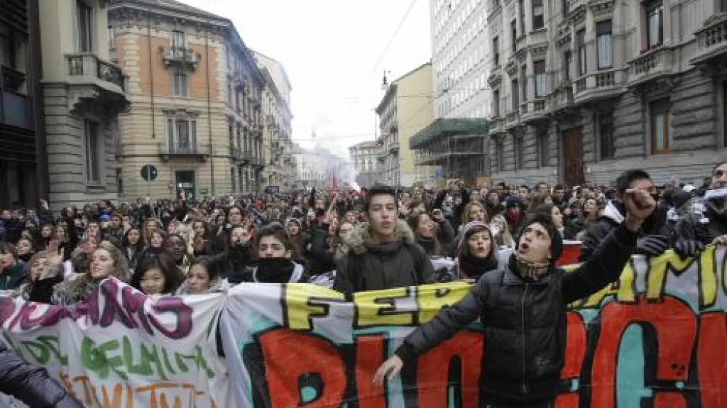 Protesty italských studentů