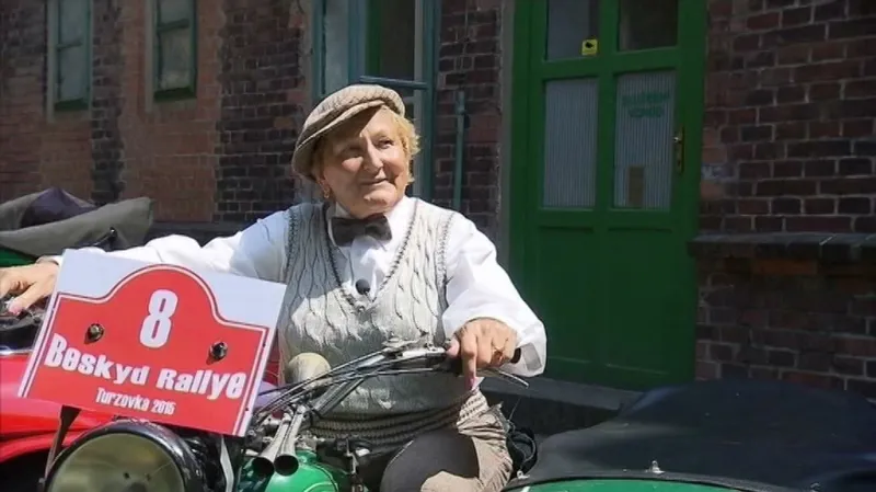 Majitelé veteránů vyrazili na jízdu kolem Beskyd