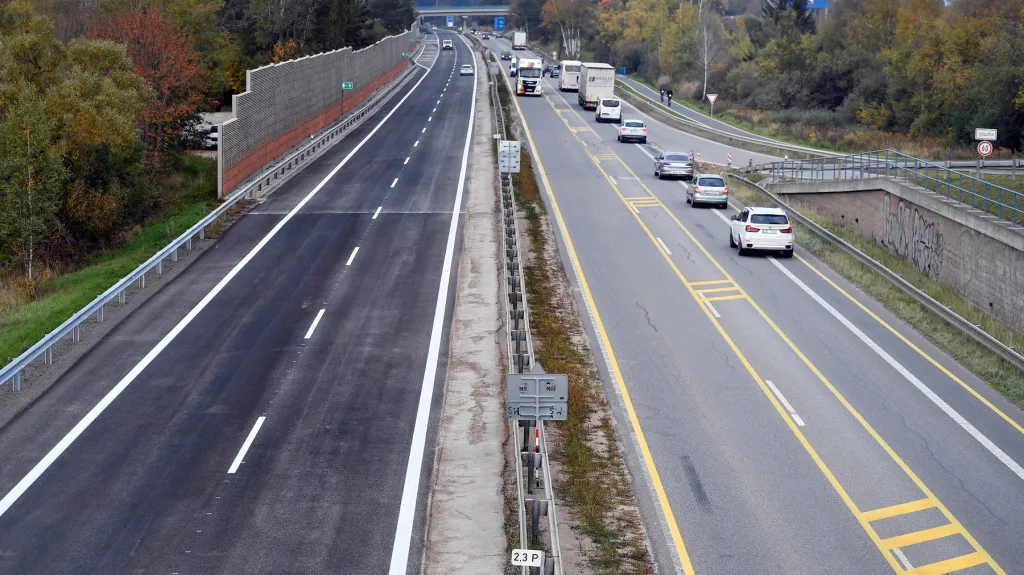 Dálniční přivaděč na 112. kilometru D1 u Jihlavy