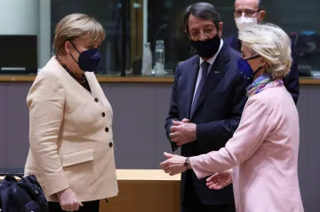 Lídři EU debatují o cenách energií. Babiš zablokoval závěry summitu kvůli povolenkám